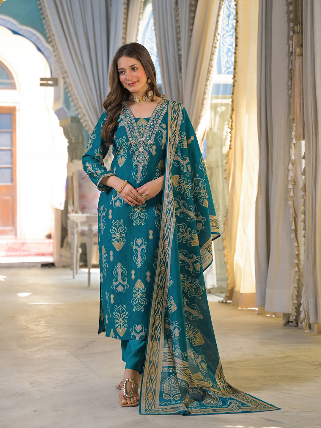 Vaamsi Women Viscose Self Design Straight Kurti With Pants ( Blue )