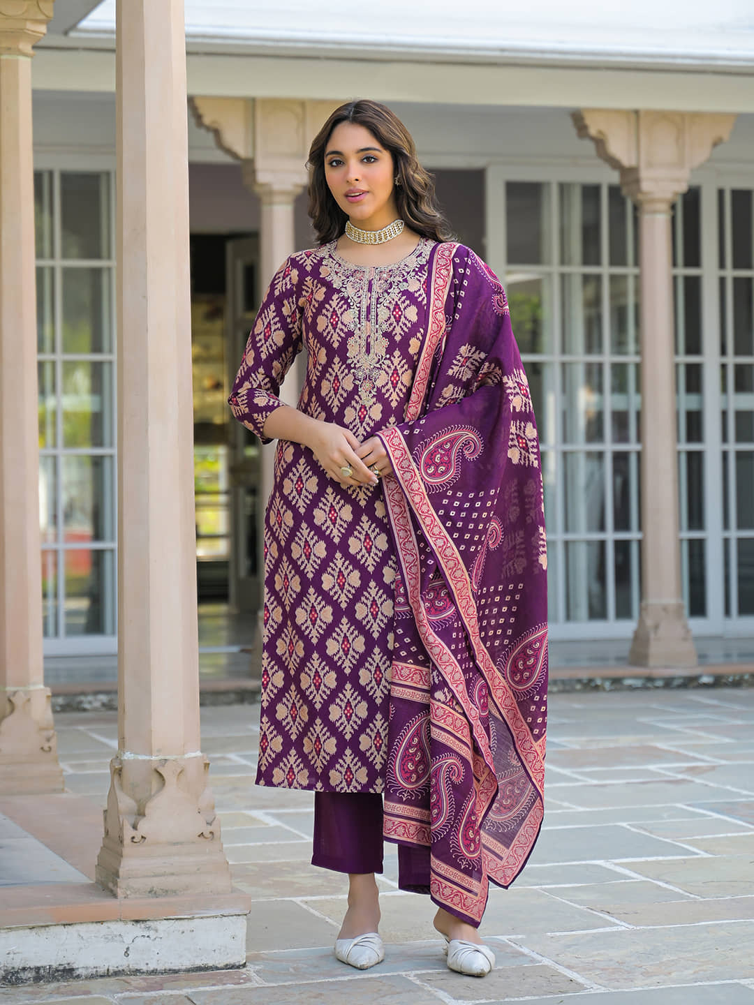 Vaamsi Women Viscose Self Design Straight Kurti With Pants ( Purple )