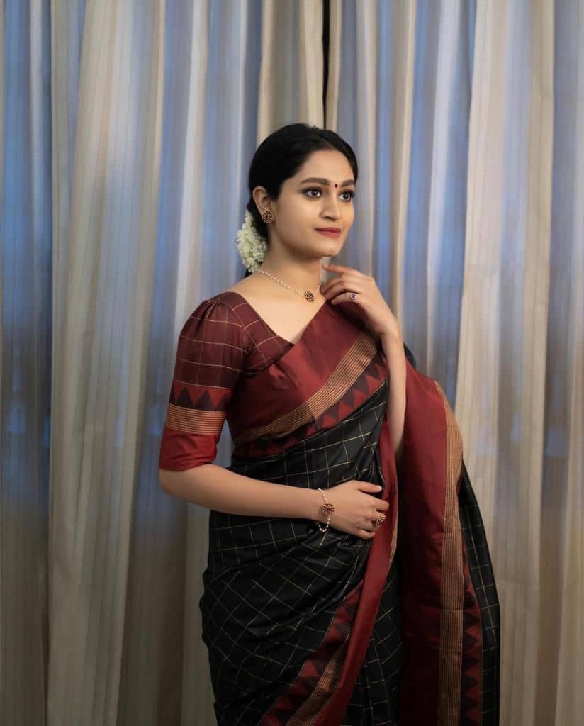 fab woven Art Silk Woven Design Banarasi saree With Unstitched Blouse Piece ( Black ) - Sarees | Buy online on ZillyBuy