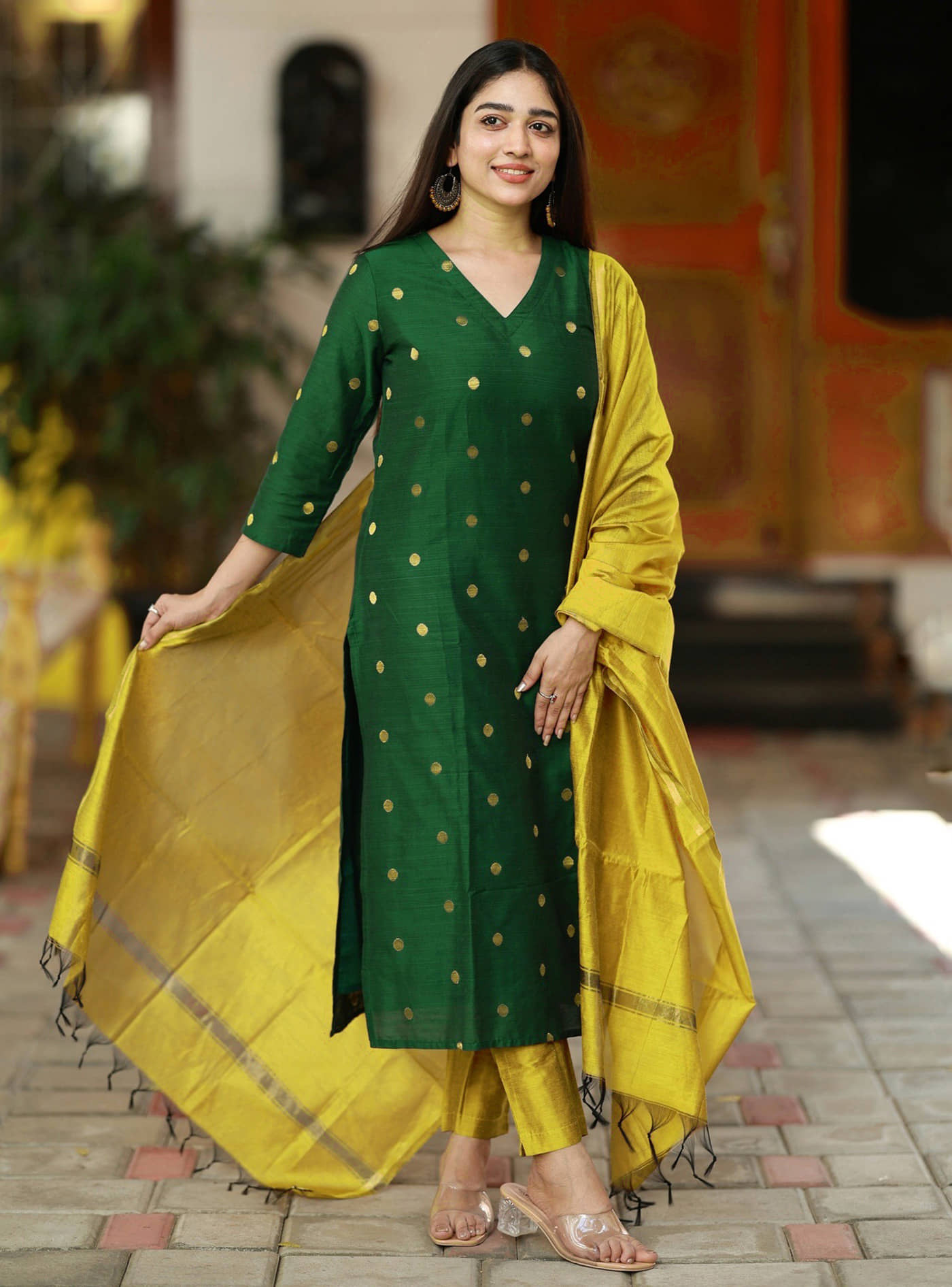 kedar fab Women Silk Blend Self Design Straight Kurti With Pants ( Green )