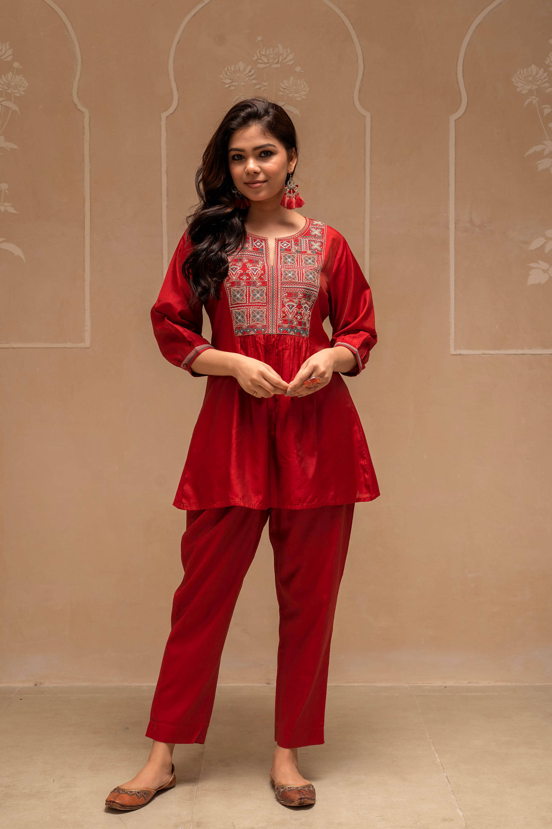 Juniper Women Embroidered Tunic With Trousers Co-Ord Set ( Maroon )