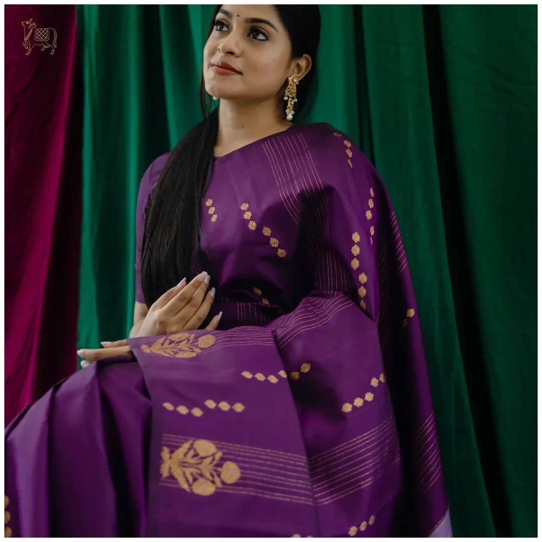 fab woven Art Silk Woven Design Kanjeevaram Sarees With Unstitched Blouse Piece ( Wine ) - Sarees | Buy online on ZillyBuy