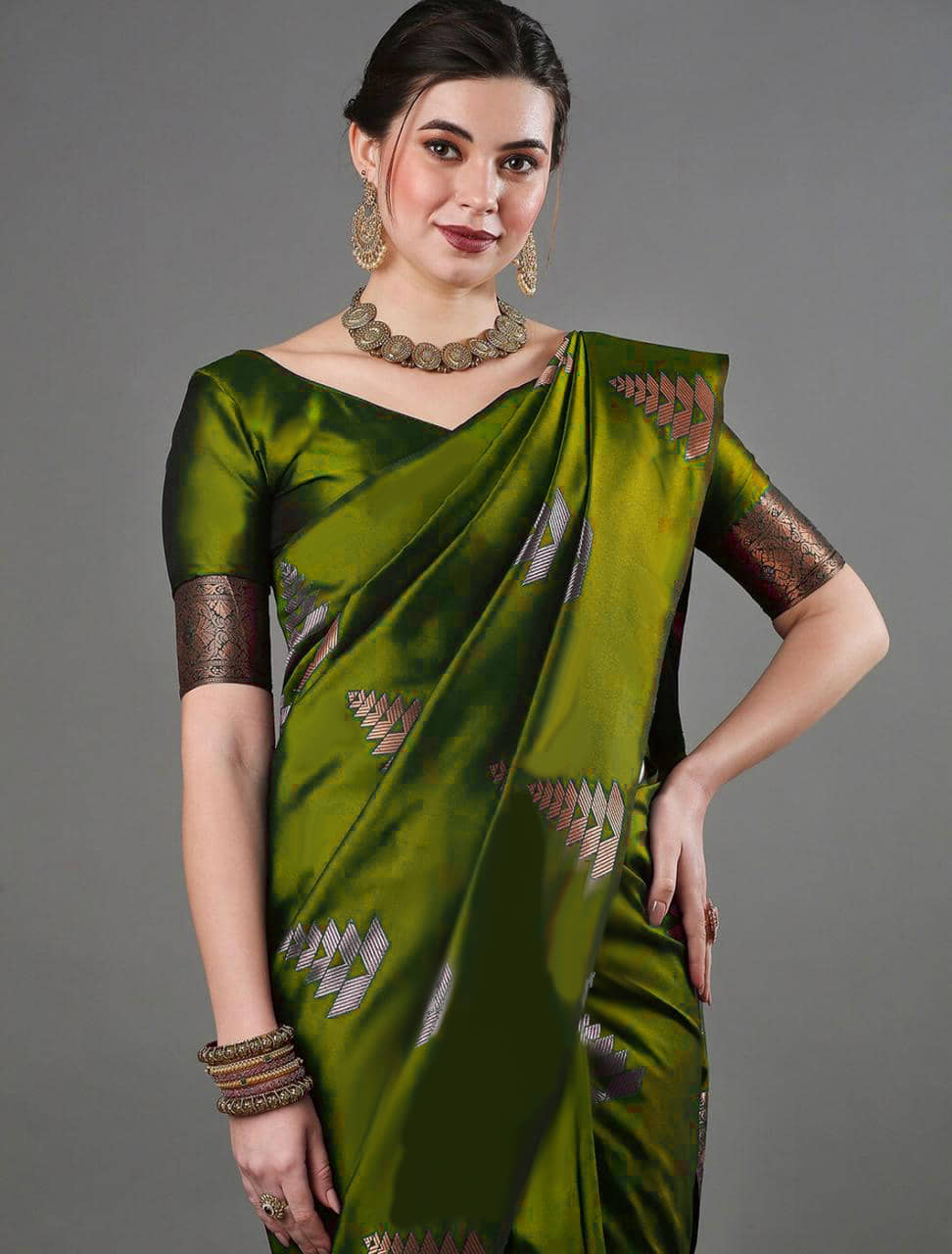 fab woven Art Silk Woven Design Kanjeevaram Sarees With Unstitched Blouse Piece ( Light Green ) - Sarees | Buy online on ZillyBuy