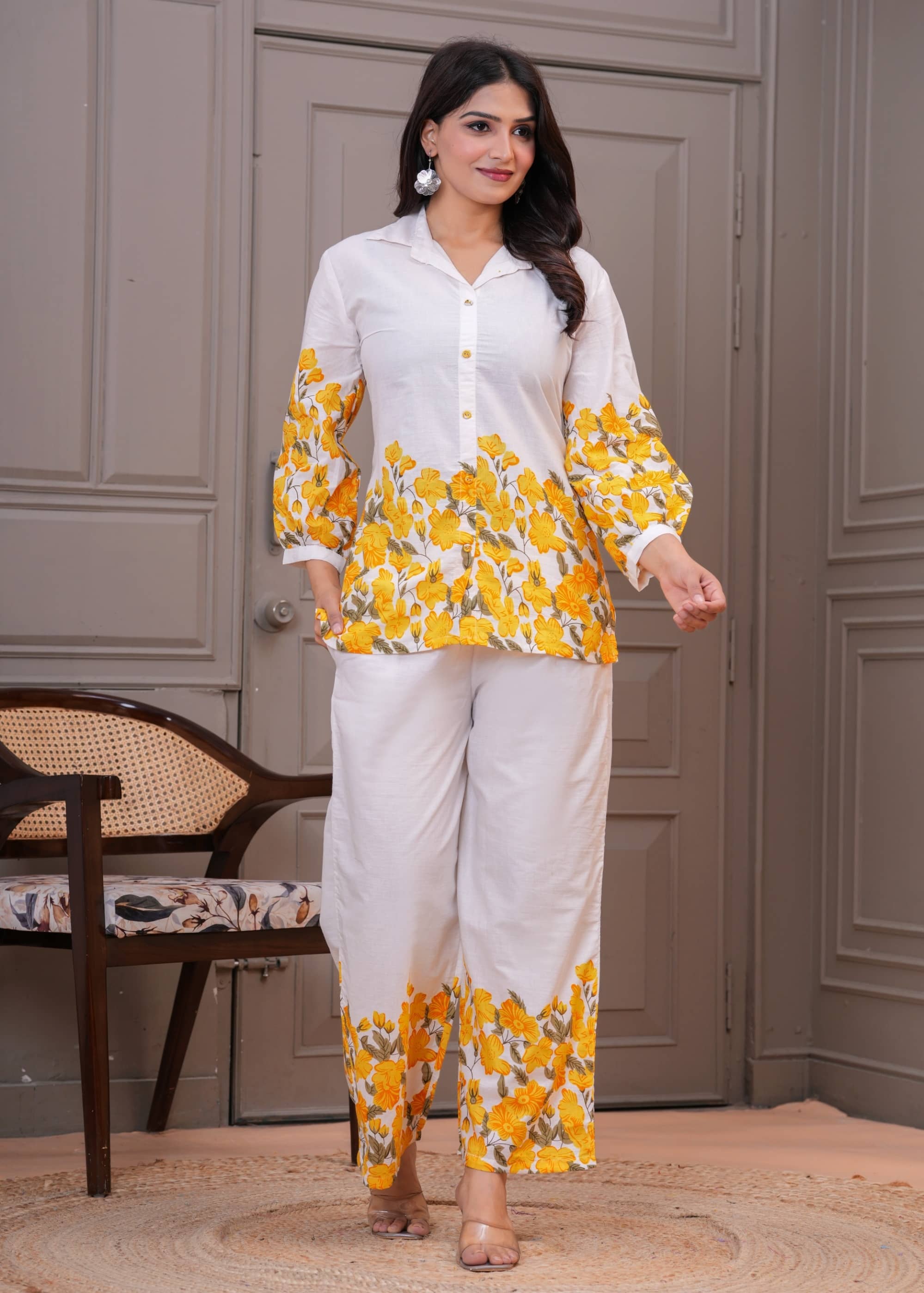 GLORIOUAS Women Rayon Printed Straight Kurti With Pants ( Yellow )
