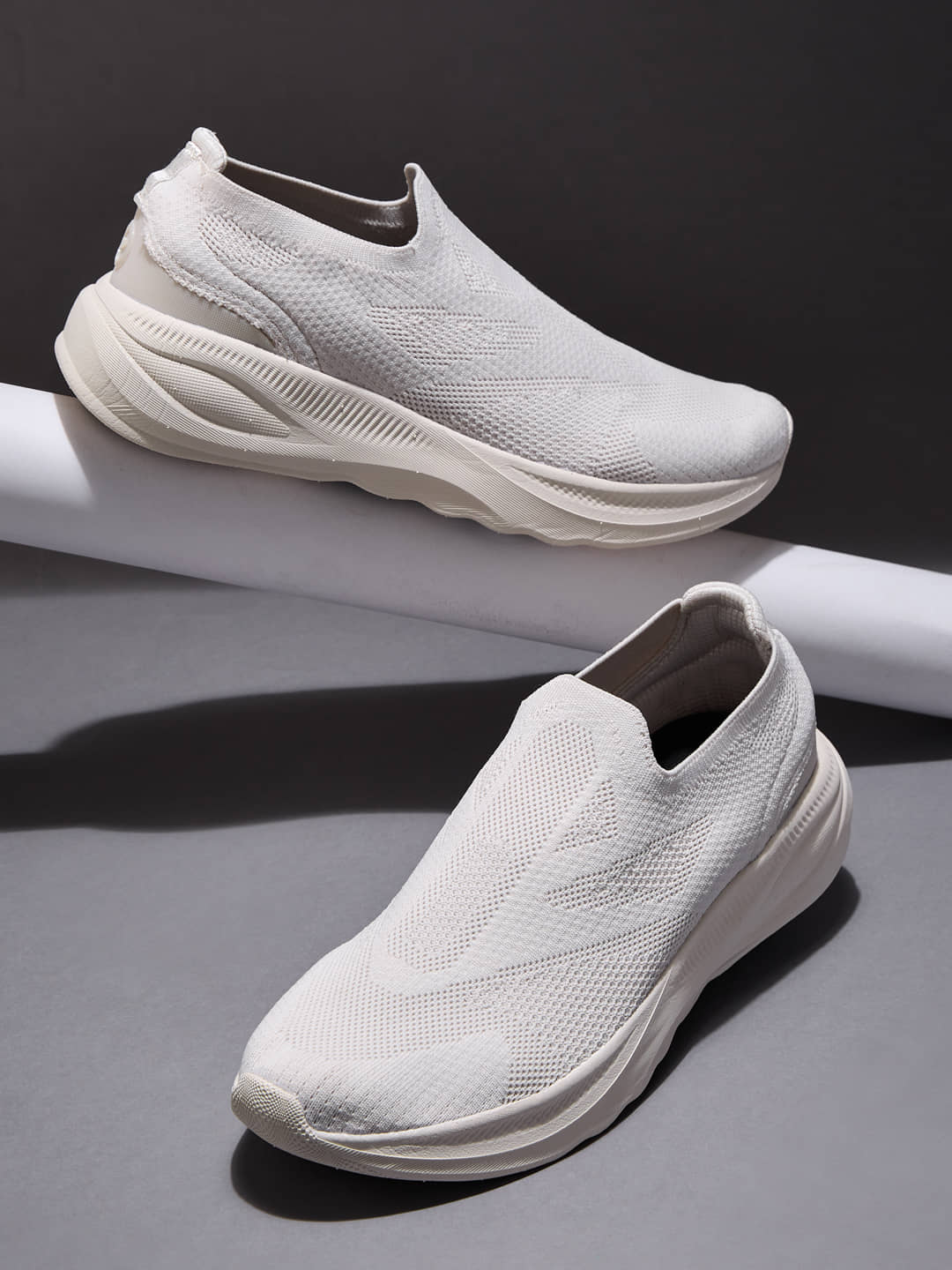Campus JETRA White Men's Sports Running Shoes - Sports Shoes | Buy online on ZillyBuy
