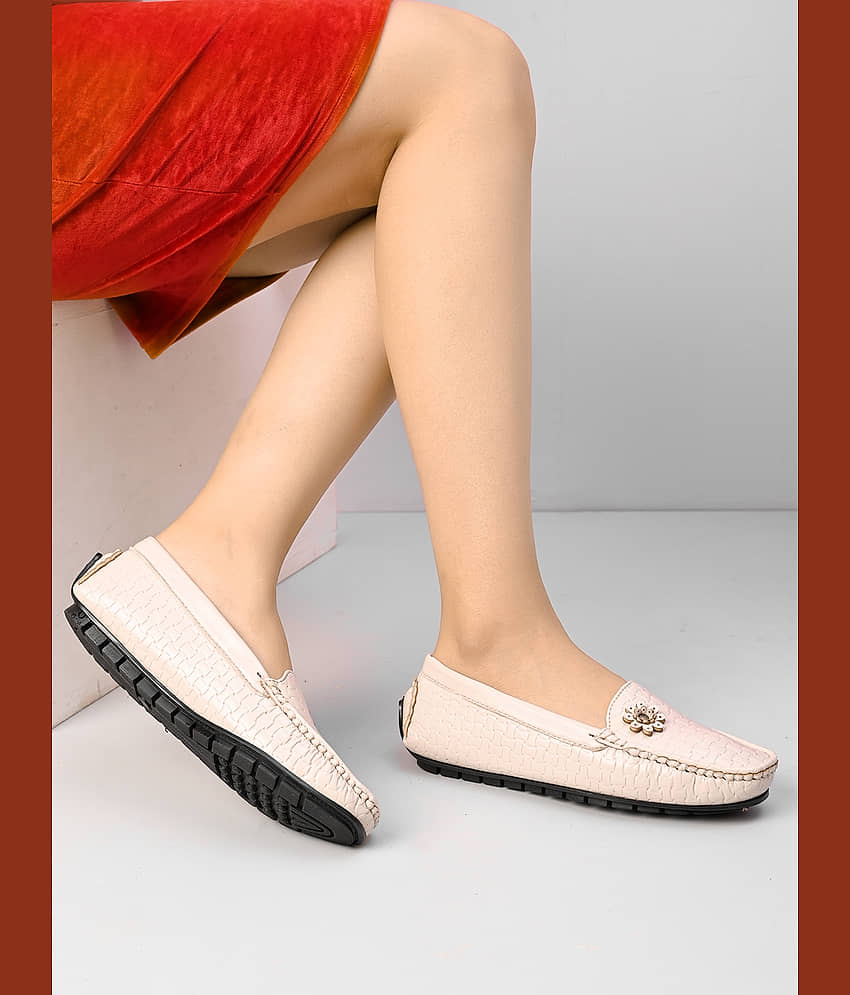 Sir Corbett Cream Women's Loafers - Casual Shoes | Buy online on ZillyBuy