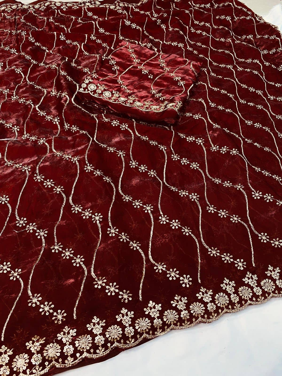 Rangtulika Ethnics Satin Solid Regular Saree With Unstitched Blouse Piece ( Maroon ) - Sarees | Buy online on ZillyBuy