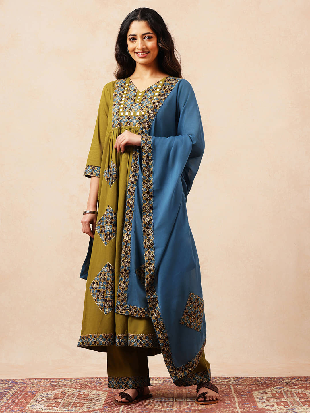 Vbuyz Women Cotton Printed A-line Kurti With Palazzo ( Green )