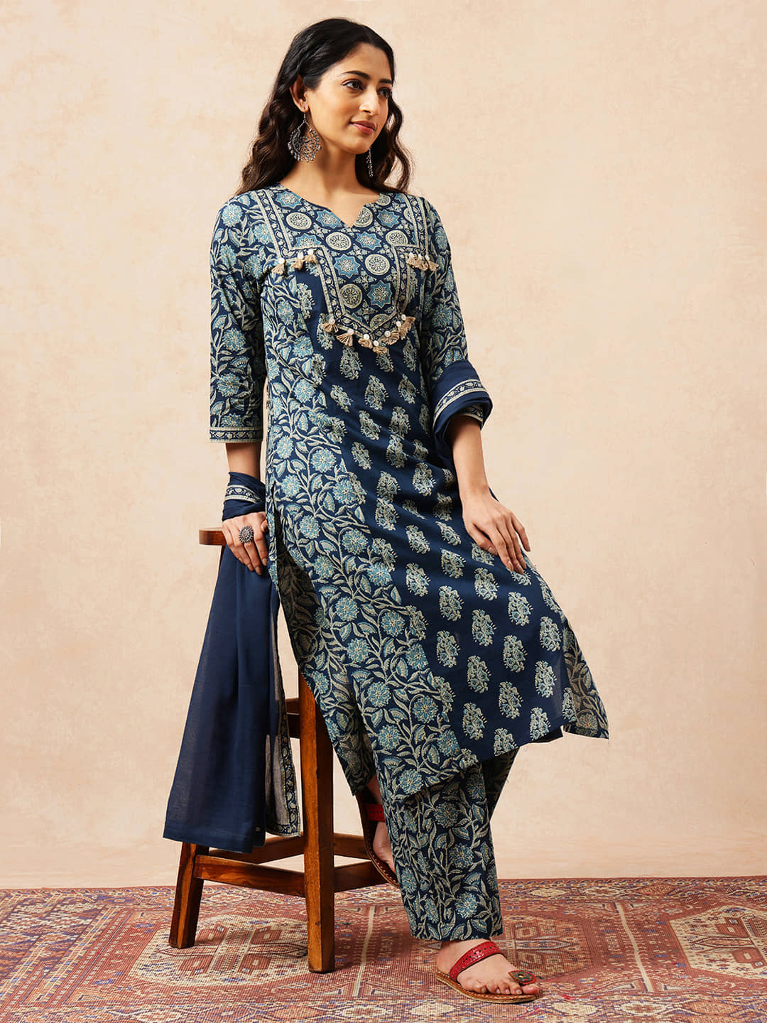 Vbuyz Women Cotton Printed Straight Kurti With Palazzo ( Blue )