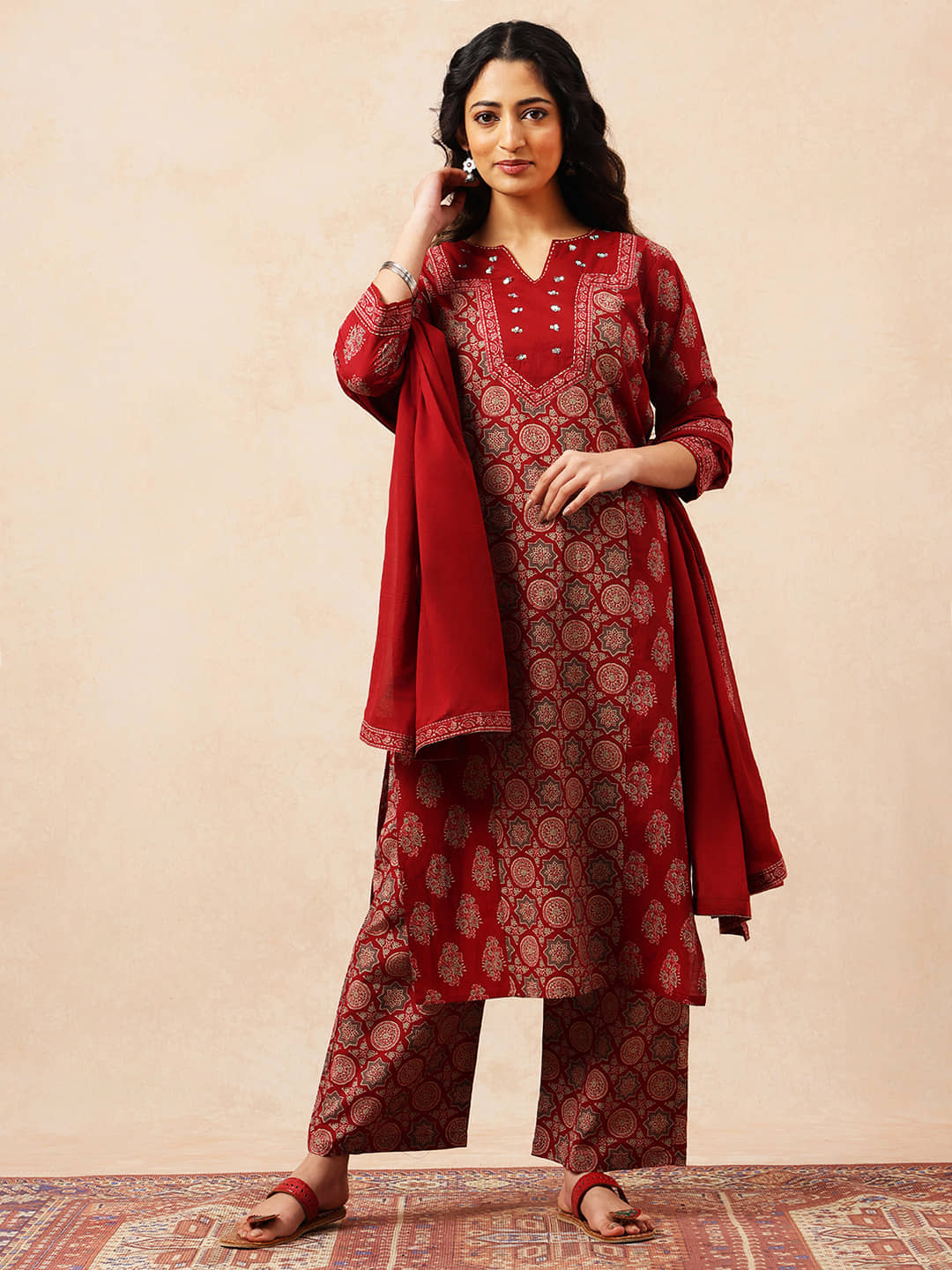 Vbuyz Women Cotton Printed Straight Kurti With Palazzo ( Red )
