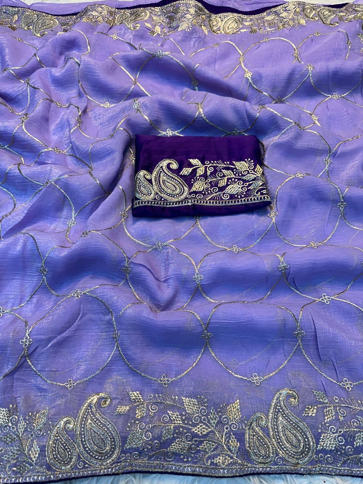Rangtulika Ethnics Silk Blend Solid Regular Saree With Unstitched Blouse Piece ( Lavender ) - Sarees | Buy online on ZillyBuy
