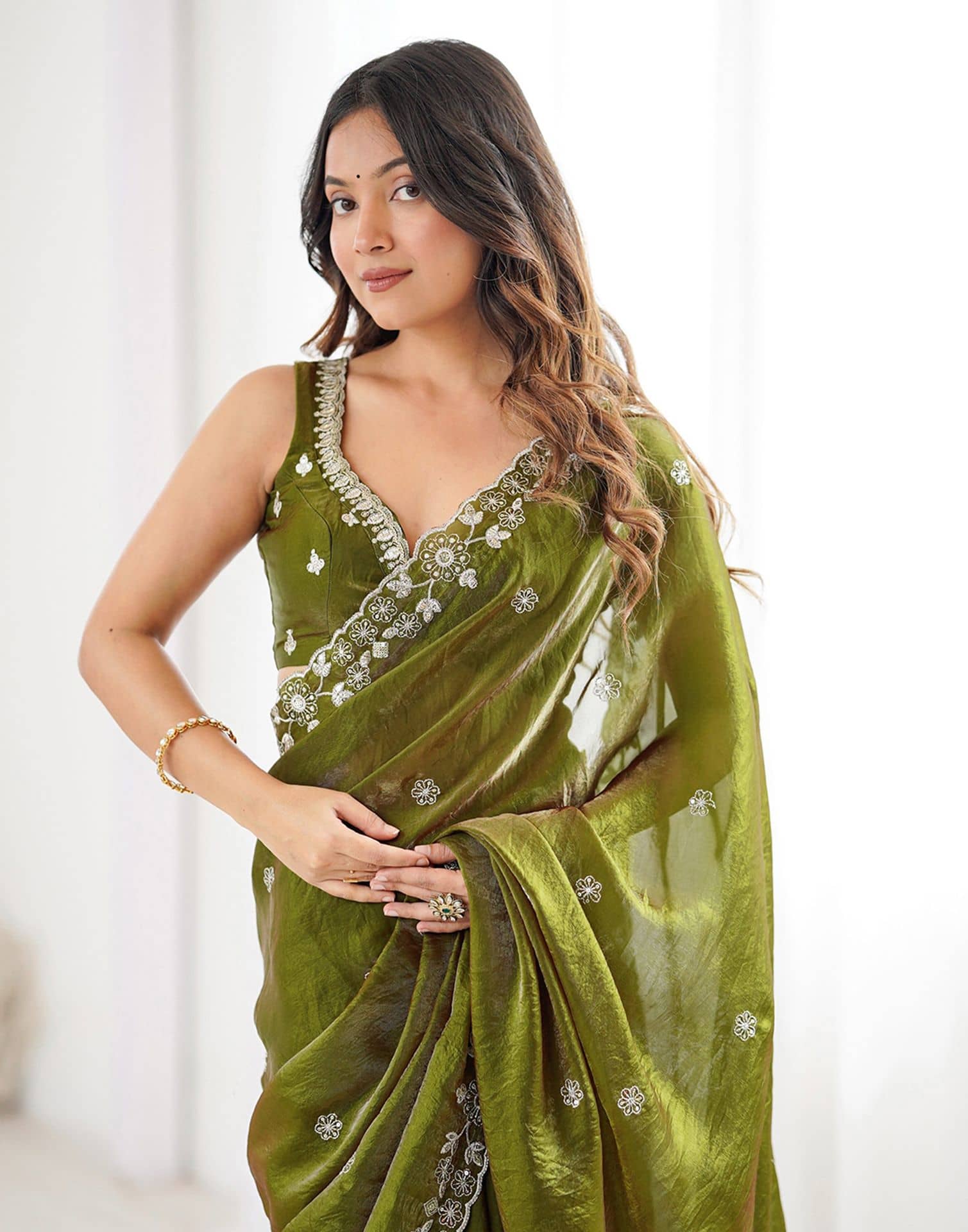 Samah Jimmy Choo Embroidered Regular Saree With Unstitched Blouse Piece ( Pink ) - Sarees | Buy online on ZillyBuy