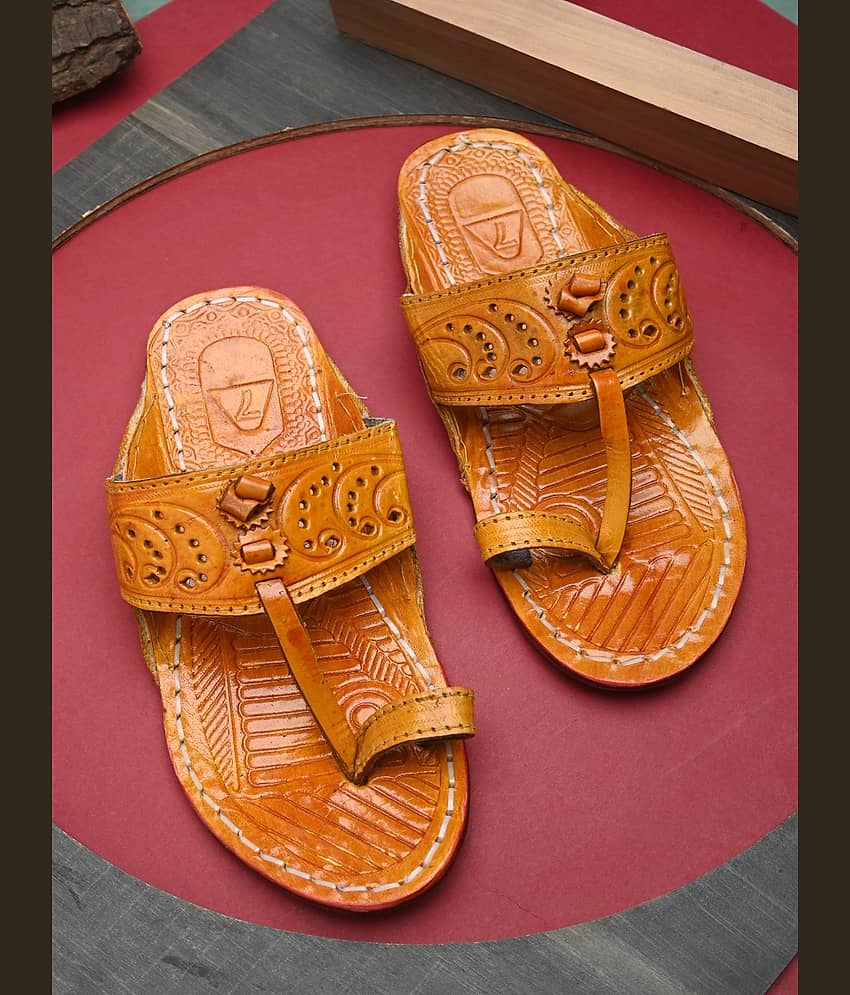 Apratim Yellow Men's Kolhapuris - Ethnic Shoes | Buy online on ZillyBuy
