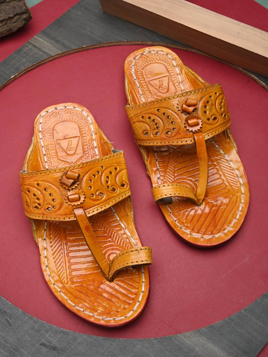 rajeraj Yellow Men's Kolhapuris - Ethnic Shoes | Buy online on ZillyBuy