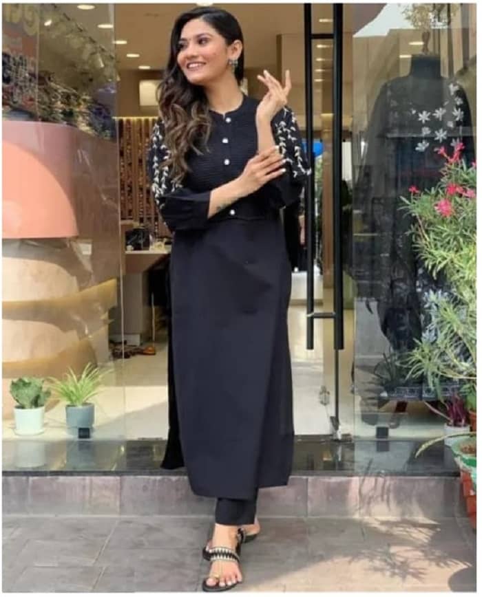 Gobya Women Rayon Embroidered Straight Kurti With Pants ( Black )