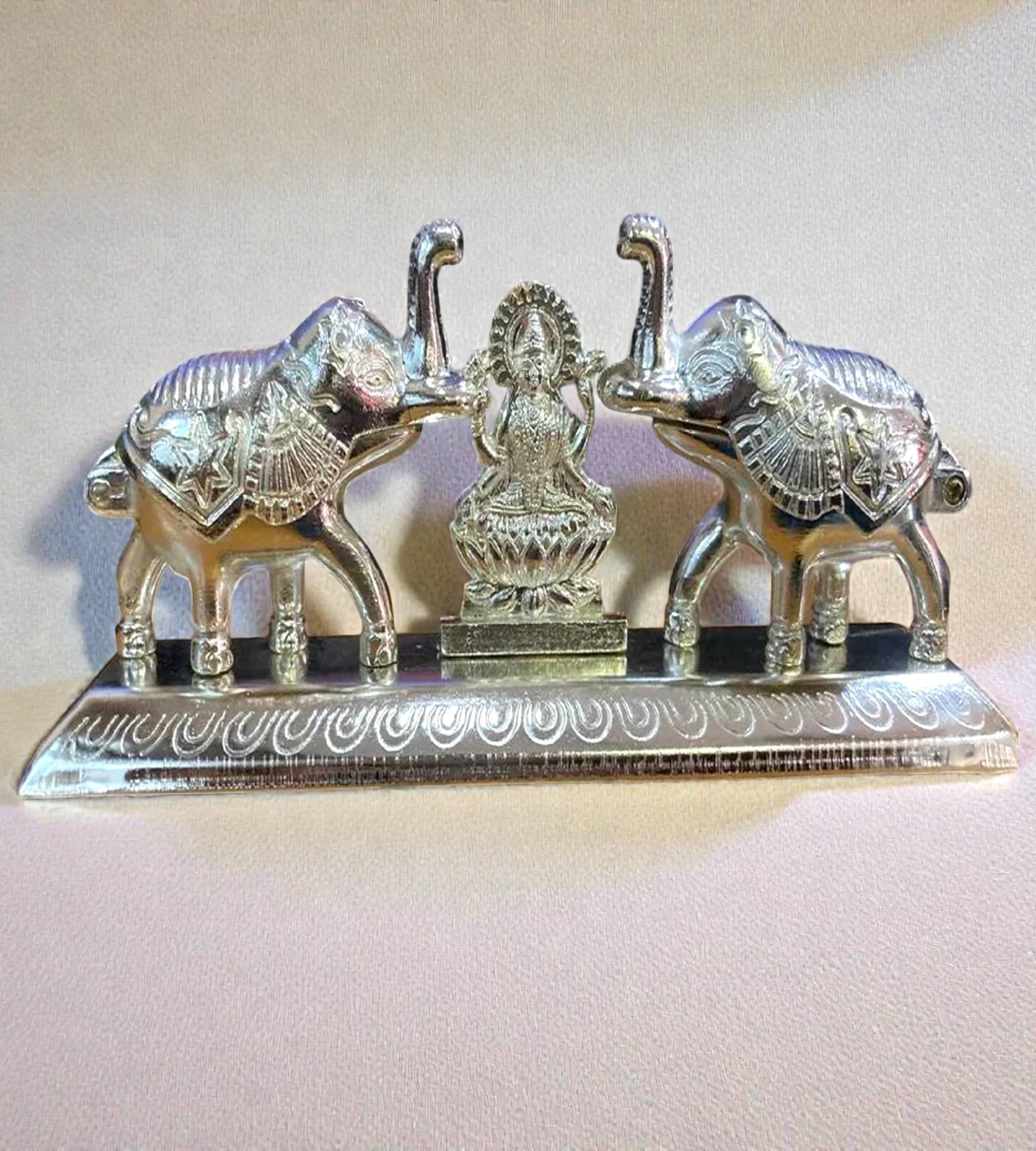 Sigaram Kumkum Box 1 Silvel Plated Kum Kum Box ( Pack of 1 )