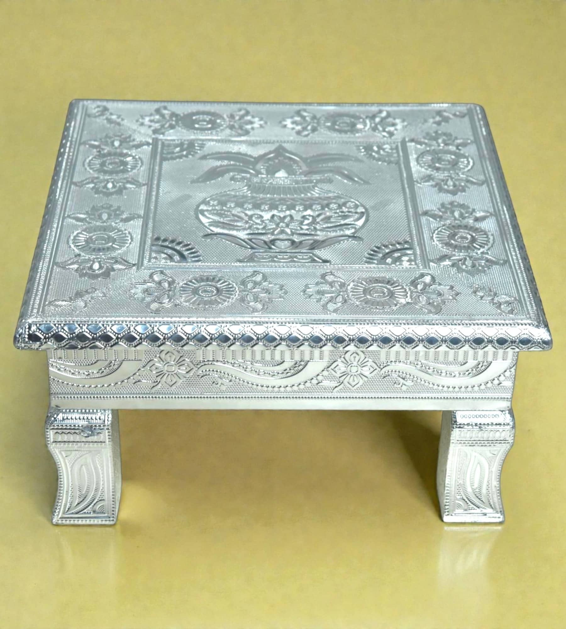 Sigaram Chowki 1 Silver Plated Chowki ( Pack of 1 )