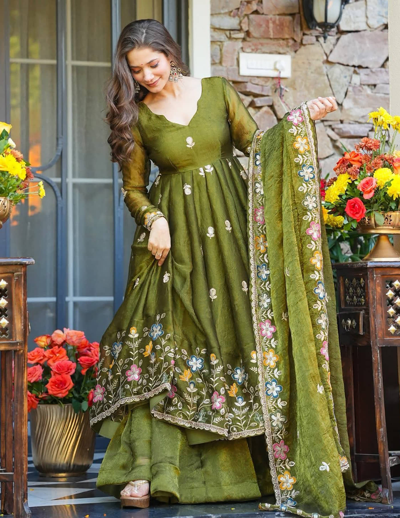 kedar fab Women Organza Embroidered Anarkali Kurti With Palazzo ( Green )