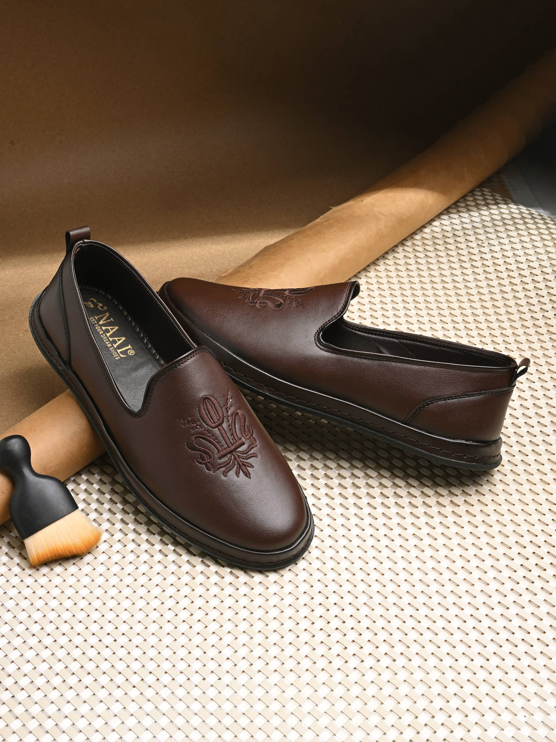 NAAL Brown Men's Mojaris - Ethnic Shoes | Buy online on ZillyBuy