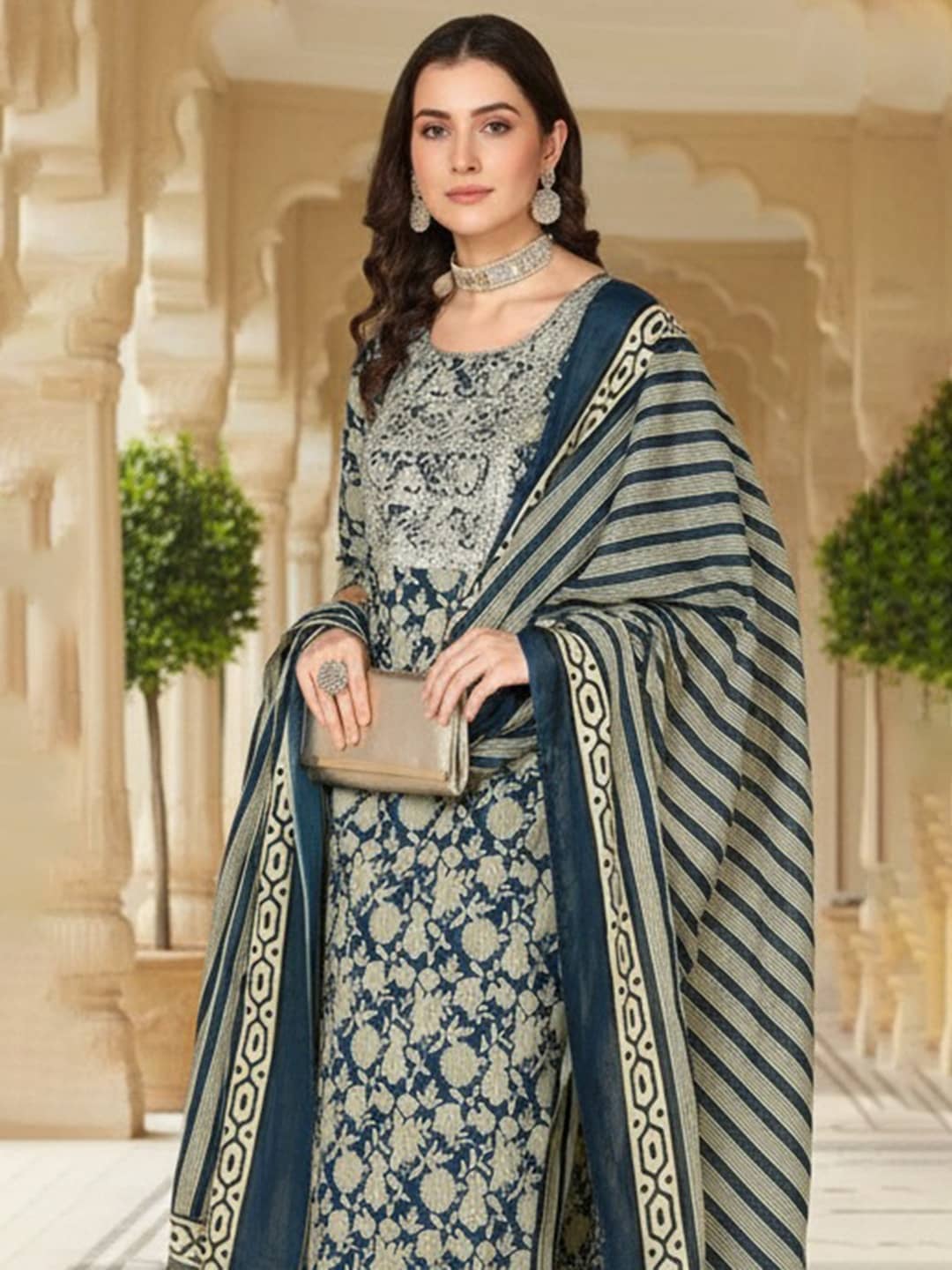 Vaamsi Women Rayon Printed Straight Kurti With Pants ( Navy Blue )