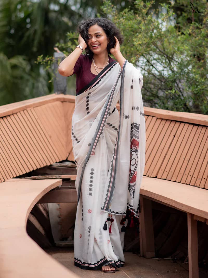 Villagius Cotton Printed Maheshwari Saree With Unstitched Blouse Piece ( White ) - Sarees | Buy online on ZillyBuy