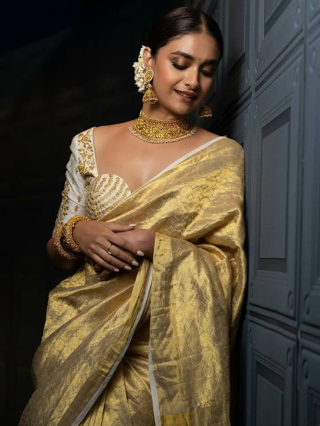 Villagius Silk Blend Woven Banarasi Saree Without Blouse Piece ( Gold ) - Sarees | Buy online on ZillyBuy