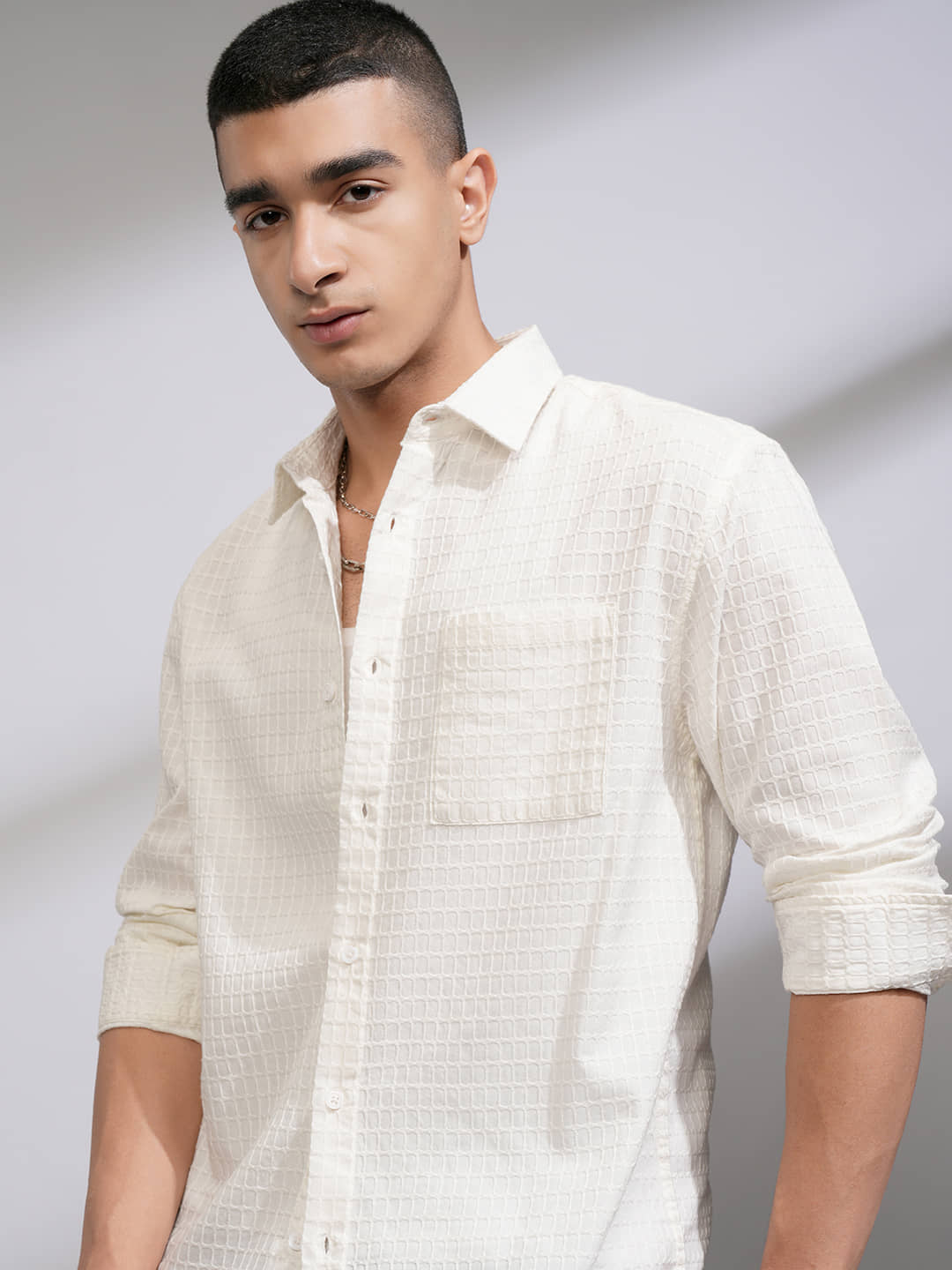 Highlander 100% Cotton Relaxed Fit Self Design Full Sleeves Men's Casual Shirt - White ( Pack of 1 )