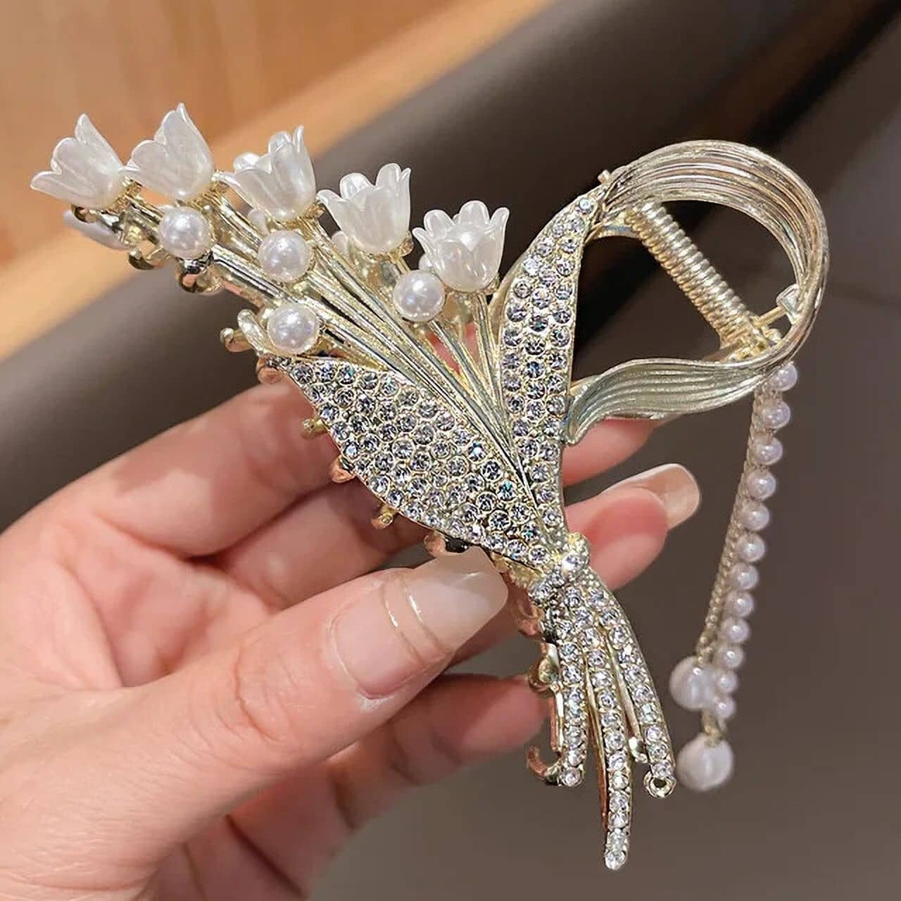 Blubby Gold Clutcher ( Pack of 1 ) - Jewellery Sets | Buy online on ZillyBuy
