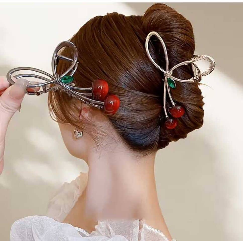 Blubby Red Clutcher ( Pack of 1 ) - Jewellery Sets | Buy online on ZillyBuy