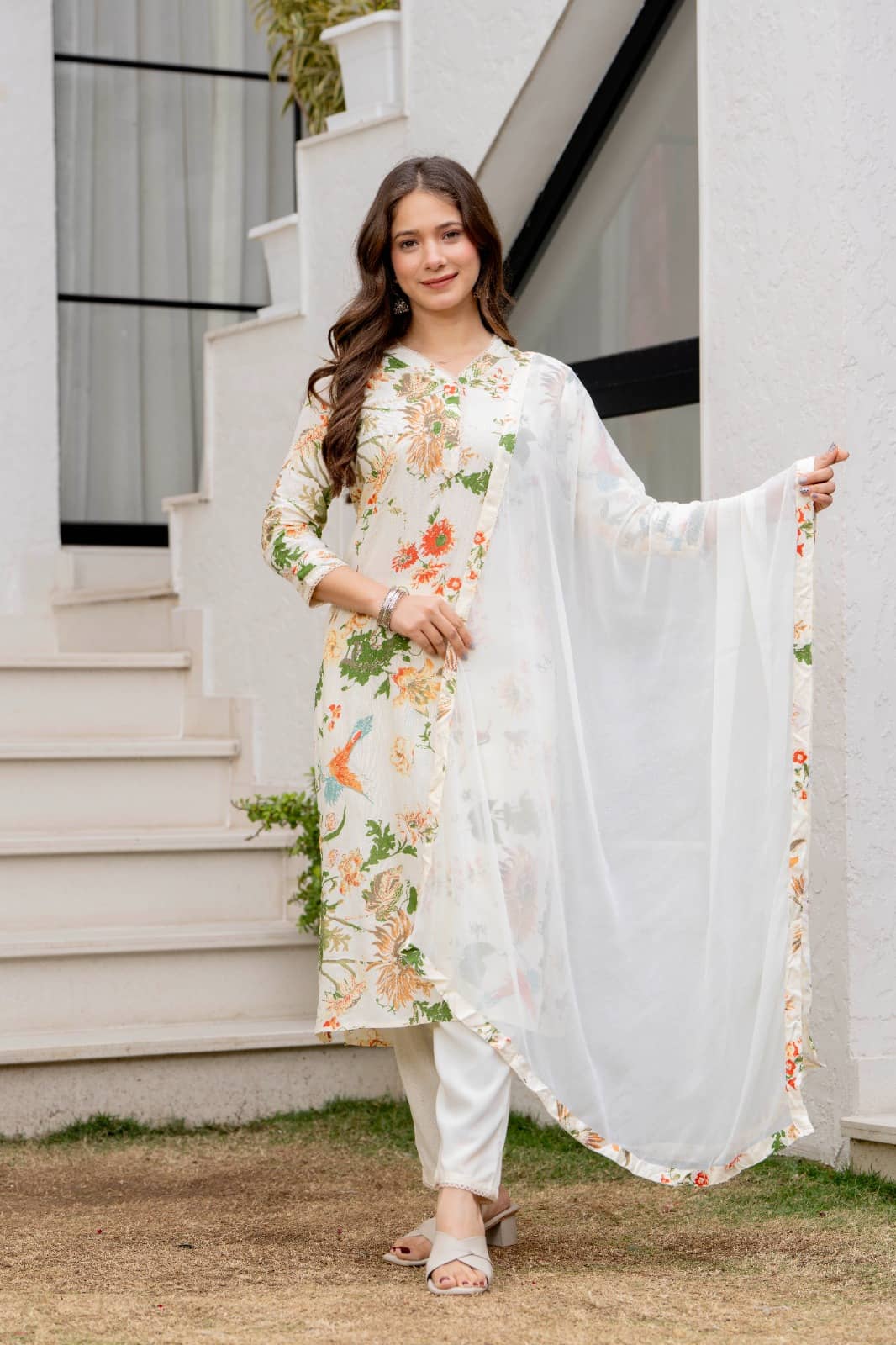 MAUKA Women Rayon Printed Straight Kurti With Pants ( Cream )