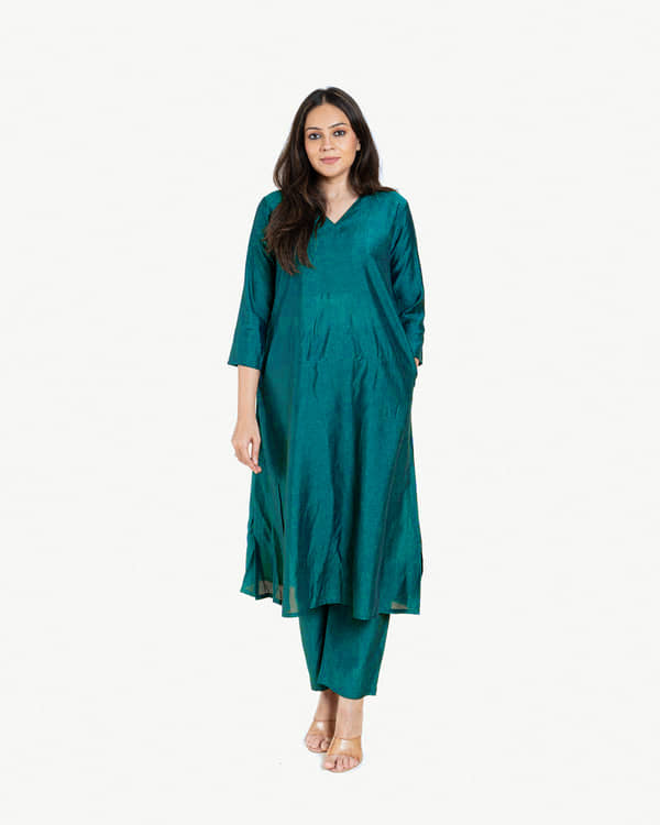 Royal Export Women Chanderi Solid Straight Kurti With Pants ( Olive )