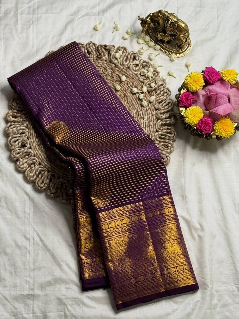 fab woven Art Silk Woven Design Kanjeevaram Sarees With Unstitched Blouse Piece ( Wine ) - Sarees | Buy online on ZillyBuy