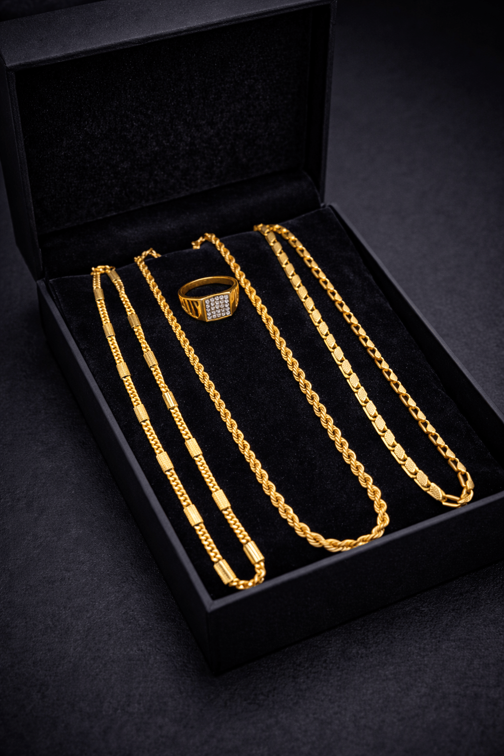 Fadiso Fashion Gold Plated Alloy Chain ( Pack of 4 )