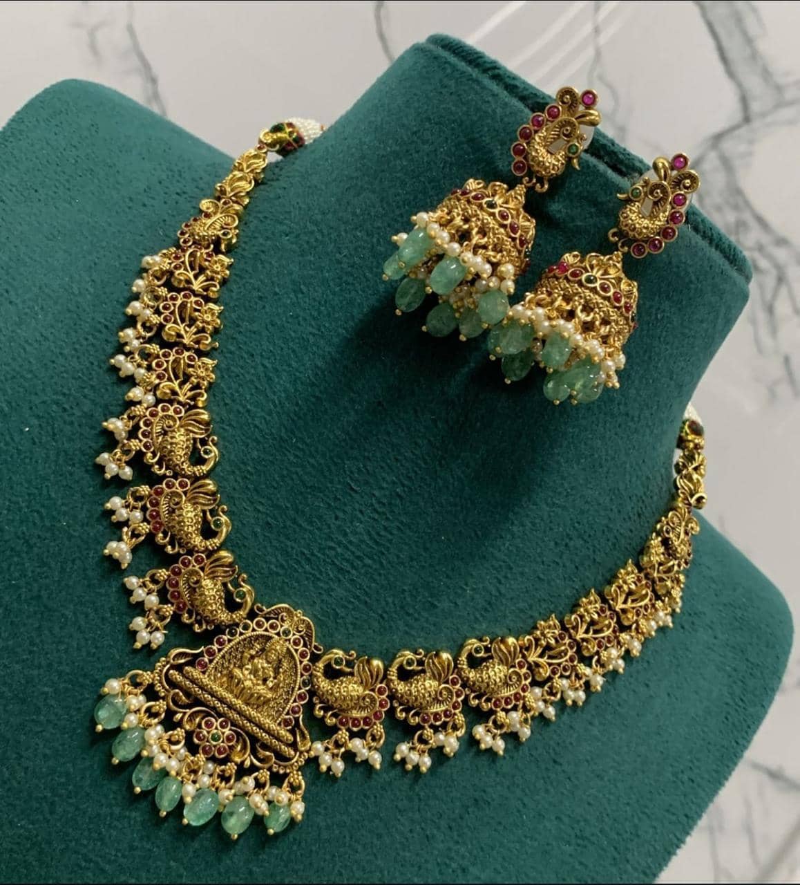 KEYMAX Golden Alloy Necklace Set ( Pack of 1 )
