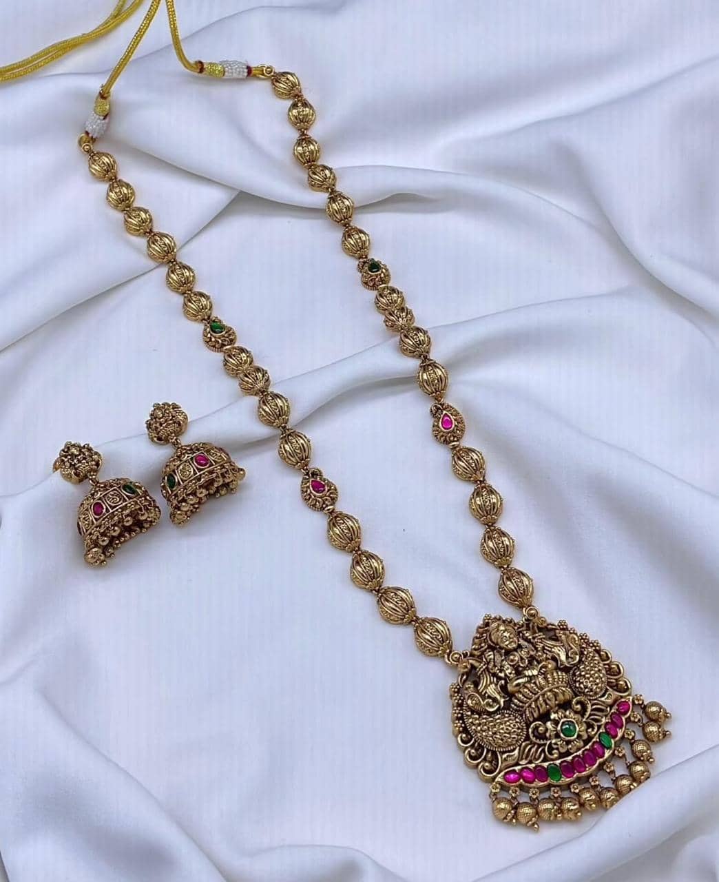 KEYMAX Golden Alloy Necklace Set ( Pack of 1 )