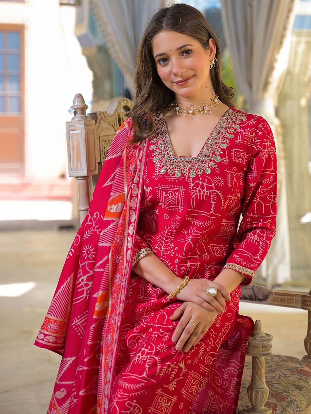Vaamsi Women Viscose Self Design Straight Kurti With Pants ( Red )