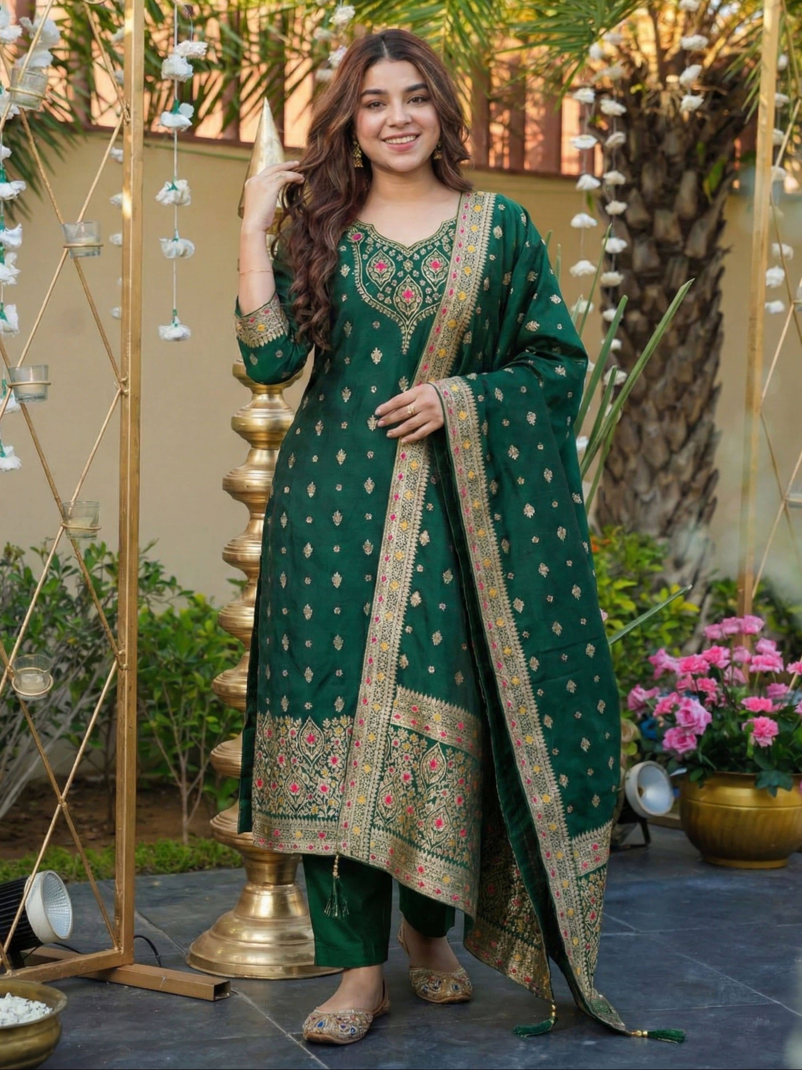 Eeloo Women Art Silk Embroidered Straight Kurti With Pants ( Green )