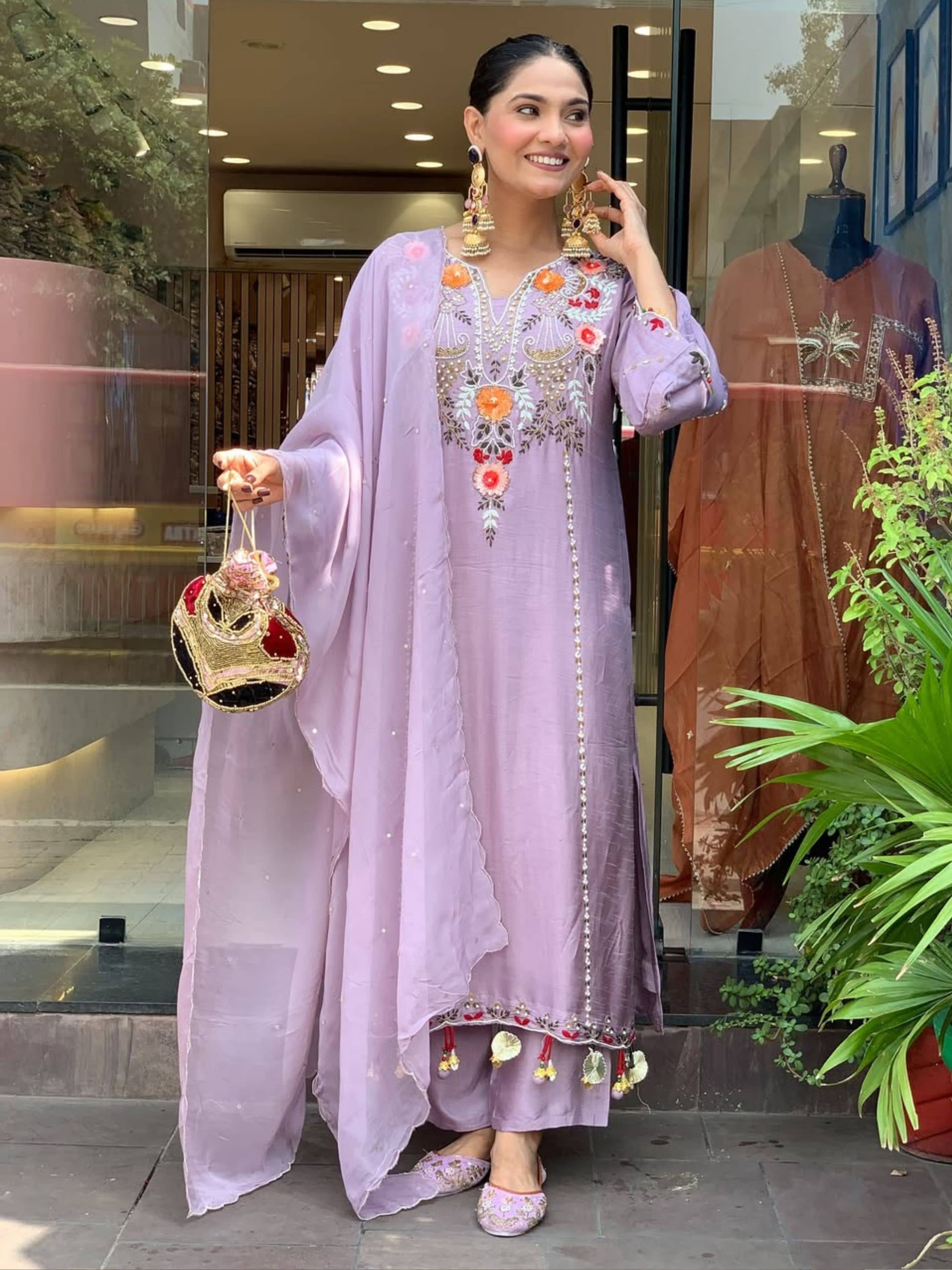 Eeloo Women Chanderi Embroidered Straight Kurti With Pants ( Lavender )