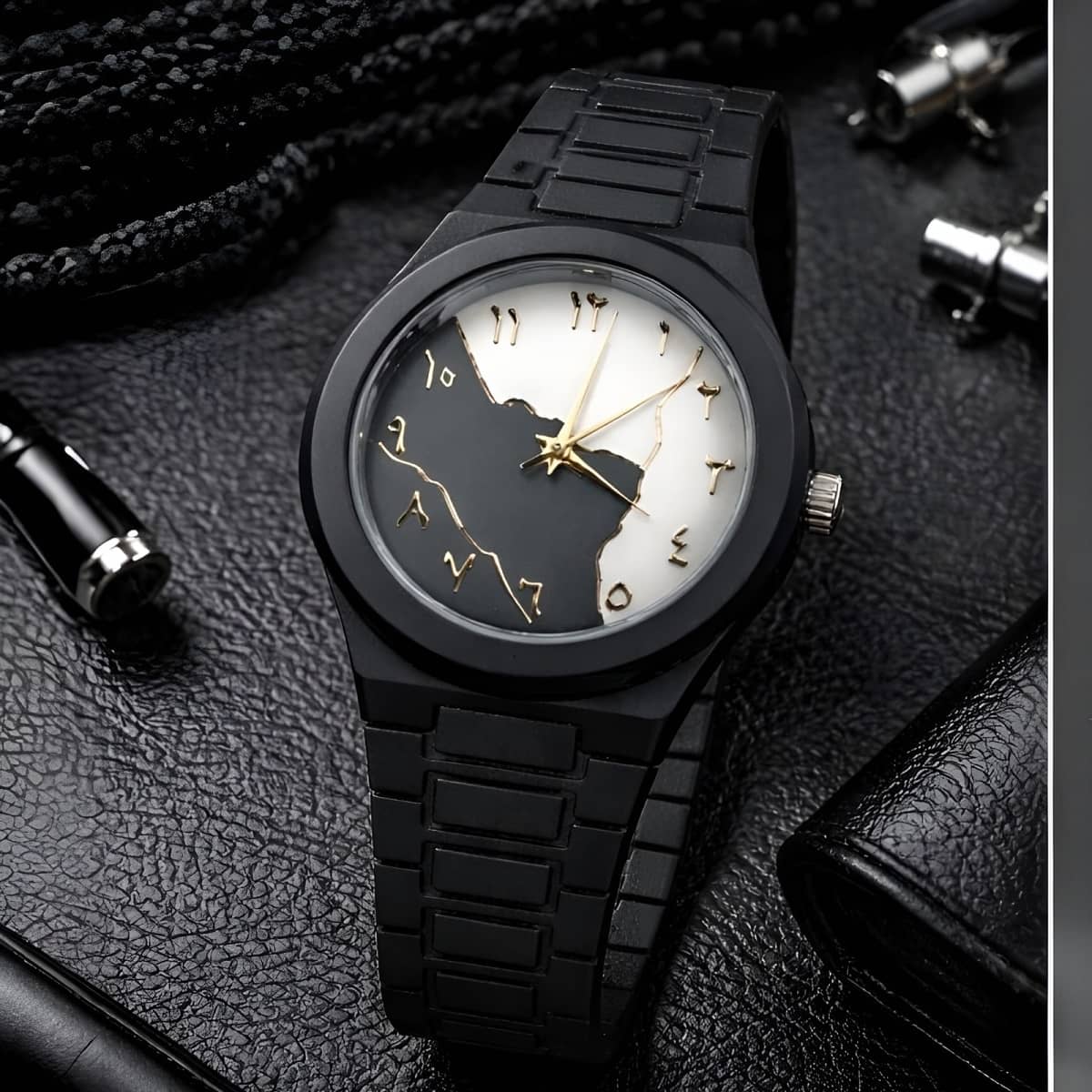 DECLASSE Black Silicon Analog Men's Watch