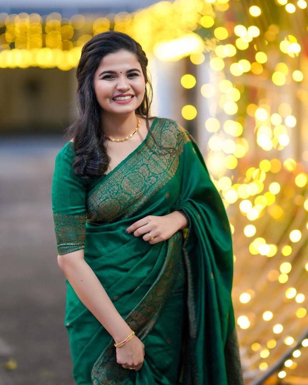 fab woven Art Silk Woven Design Kanjeevaram Sarees With Unstitched Blouse Piece ( Green ) - Sarees | Buy online on ZillyBuy