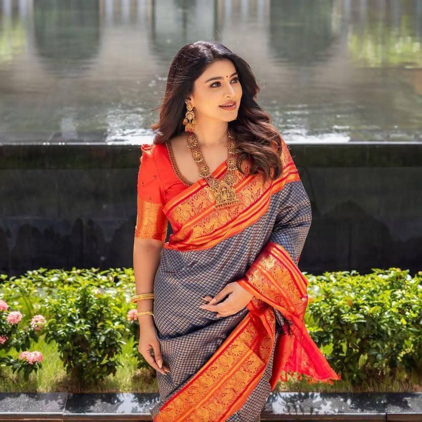 fab woven Art Silk Woven Design Kanjeevaram Sarees With Unstitched Blouse Piece ( Navy Blue ) - Sarees | Buy online on ZillyBuy