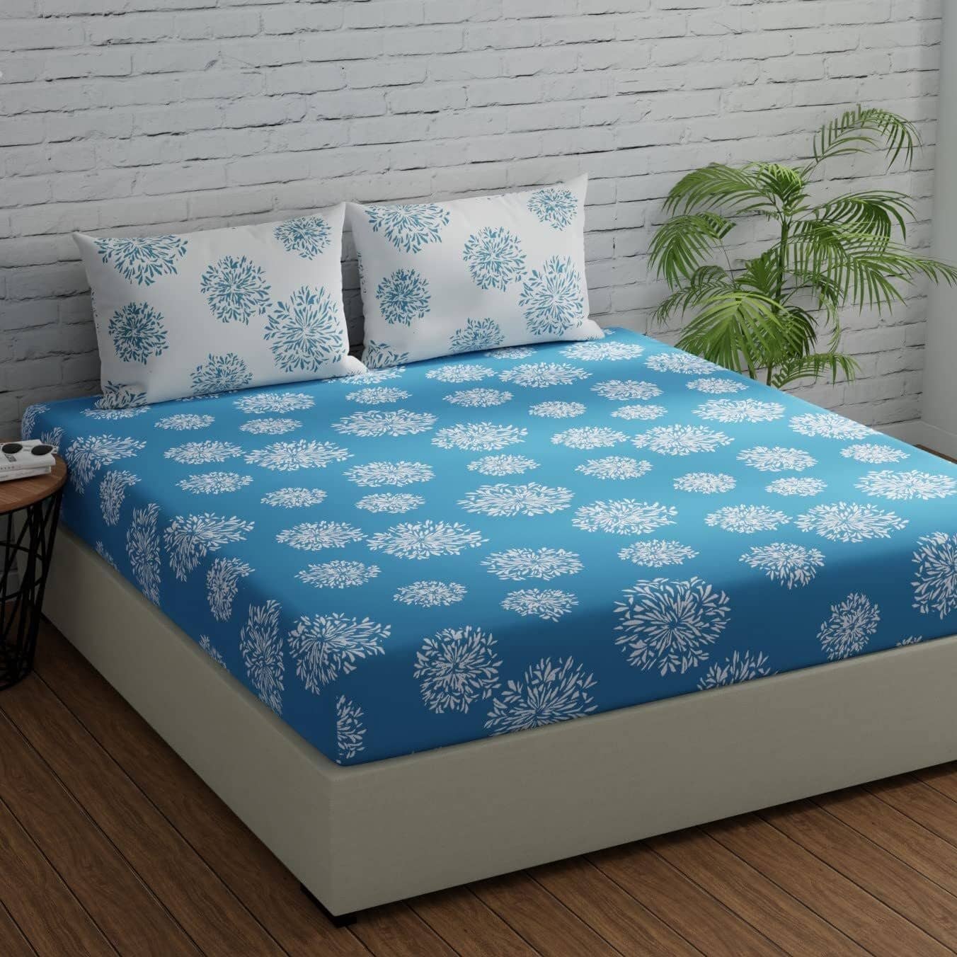 Decent Home Blue Cotton 1 Double Bedsheet with 2 Pillow Covers ( 225 cm x 225 cm )