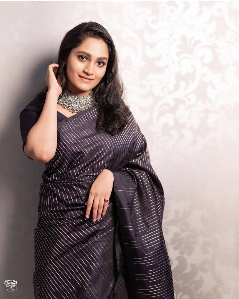 fab woven Art Silk Woven Design Banarasi saree With Unstitched Blouse Piece ( Navy Blue ) - Sarees | Buy online on ZillyBuy