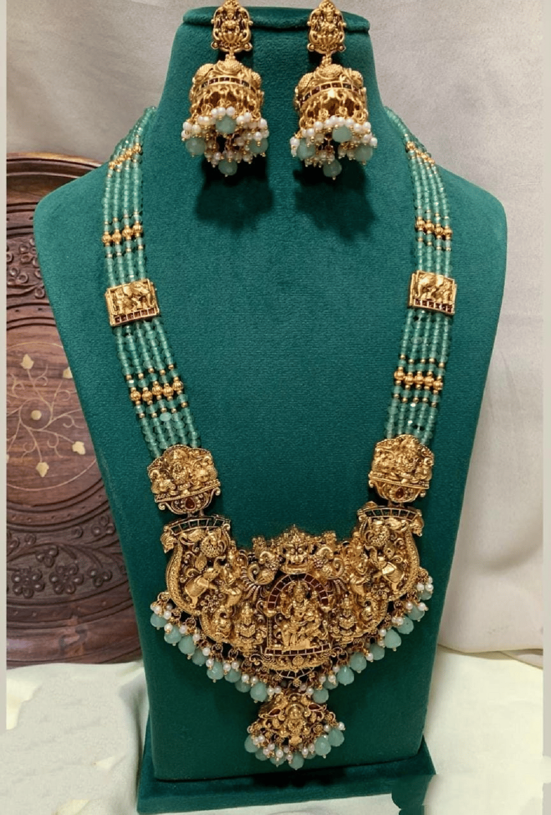 KEYMAX Golden Alloy Necklace Set ( Pack of 1 )