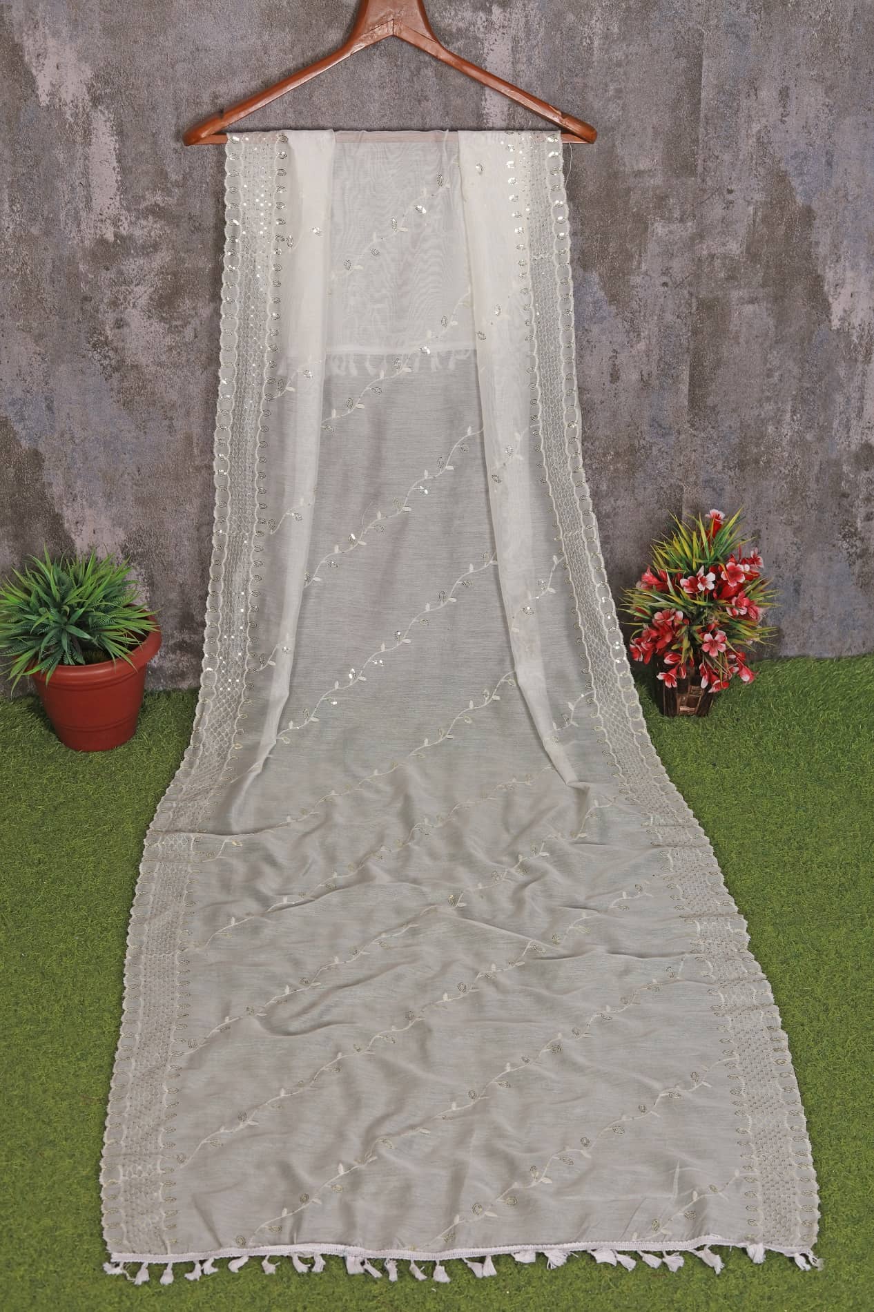 LUXECROWN Chanderi Women Dupatta ( White , Pack of 1 ) - Dupattas & Shawls | Buy online on ZillyBuy