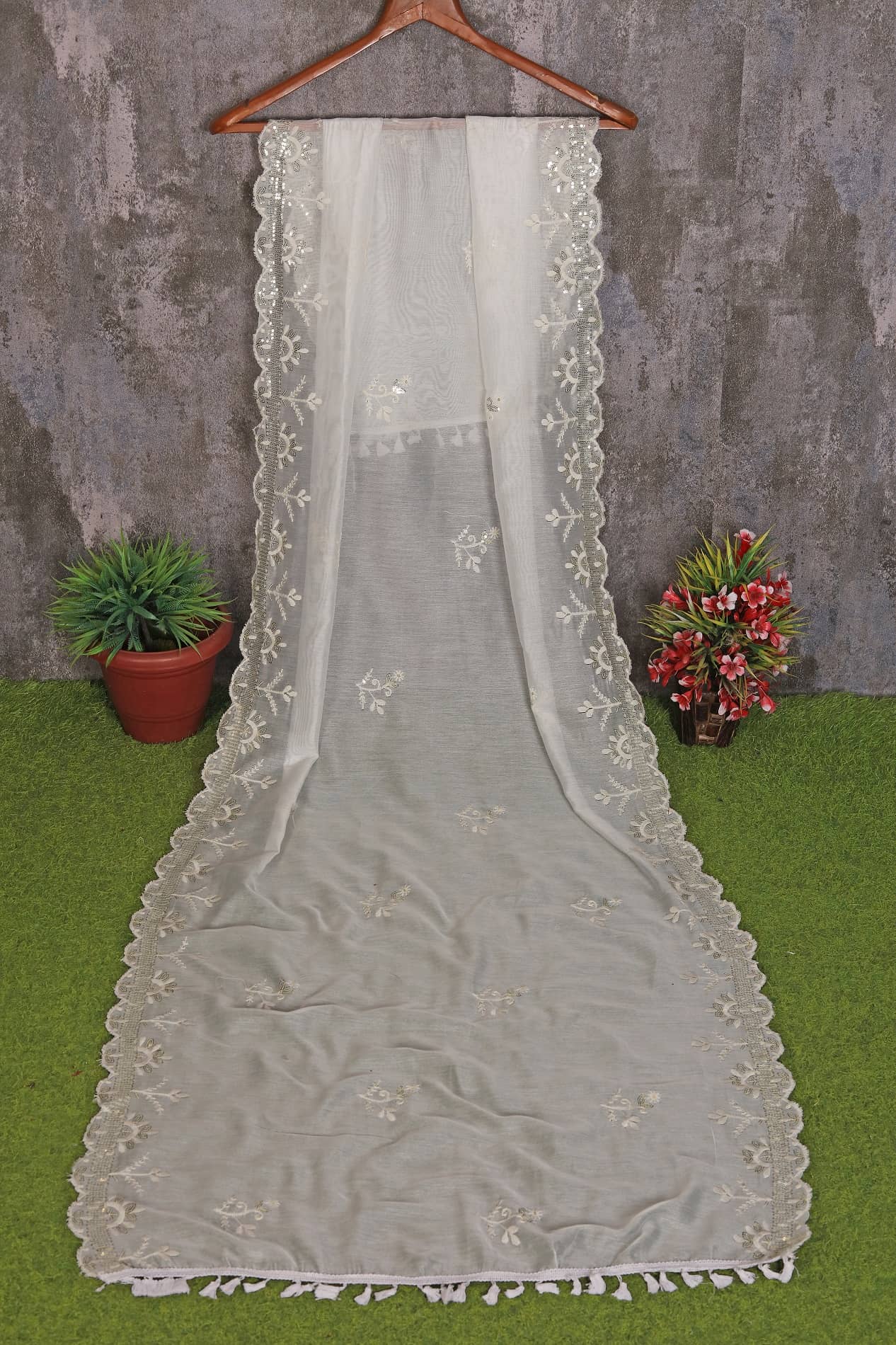 LUXECROWN Chanderi Women Dupatta ( White , Pack of 1 ) - Dupattas & Shawls | Buy online on ZillyBuy