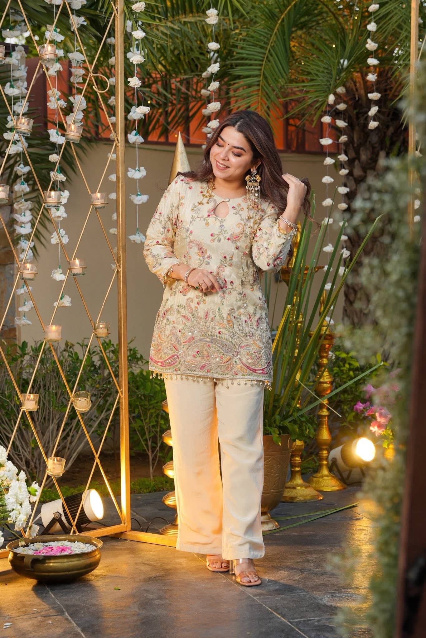 piludi Women Embroidered Tunic With Trousers Co-Ord Set ( Cream )