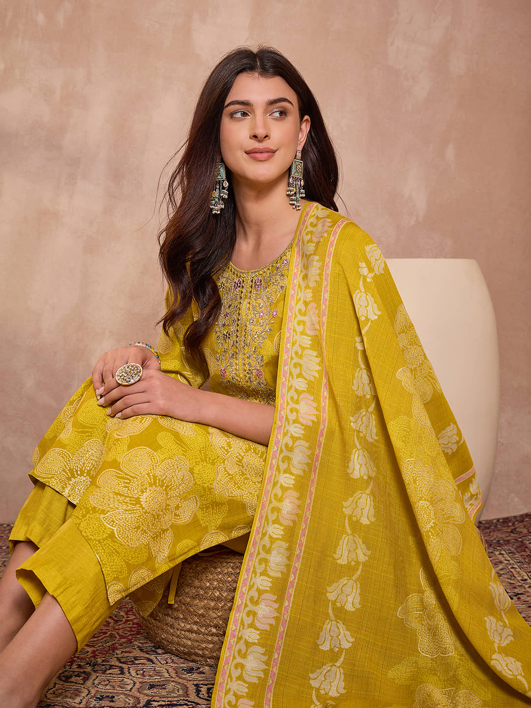 Vaamsi Women Silk Blend Printed Straight Kurti With Pants ( Yellow )