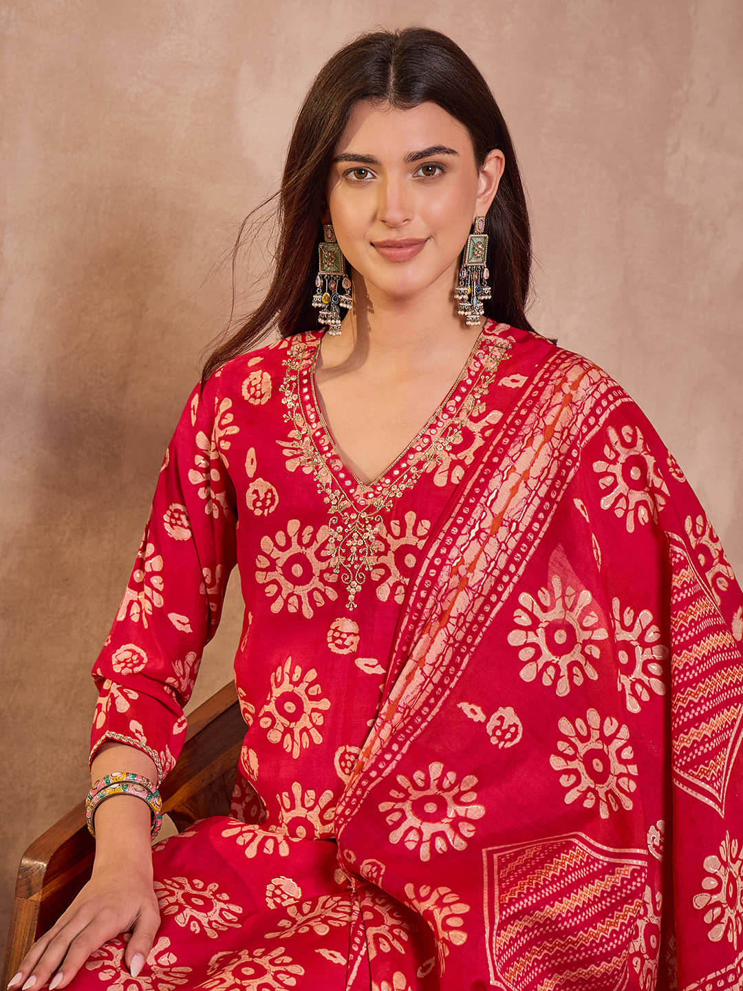Vaamsi Women Cotton Blend Printed Straight Kurti With Pants ( Pink )