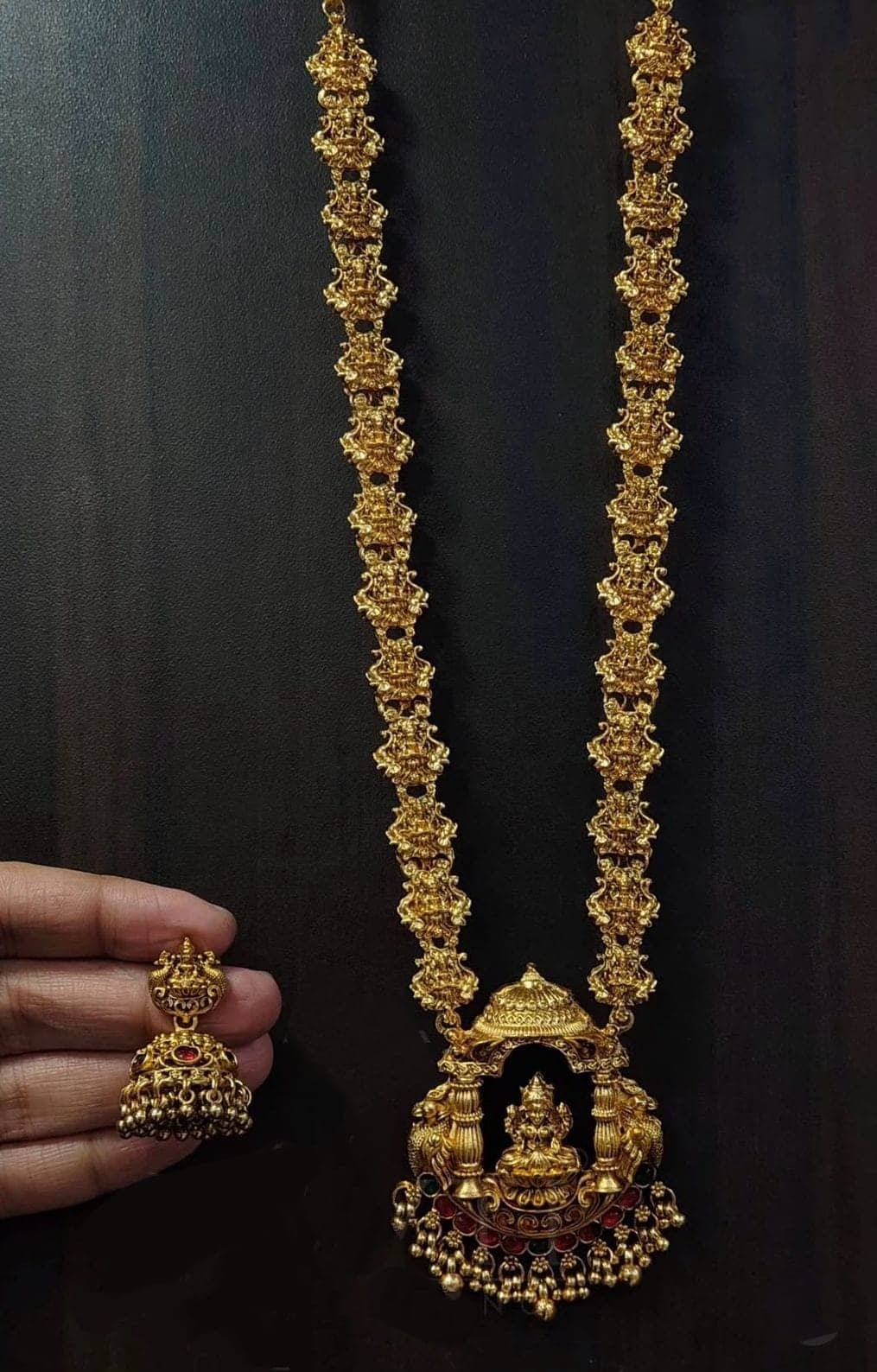 KEYMAX Golden Alloy Necklace Set ( Pack of 1 )